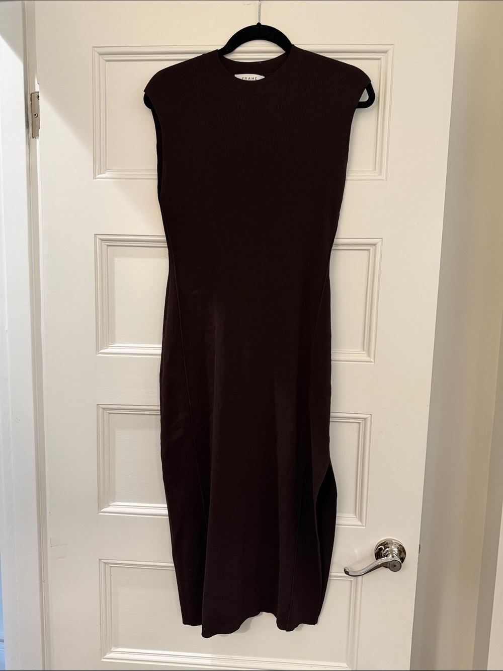 Frame Sleeveless Ribbed Midi Dress in Dark Brown Burgundy Size M